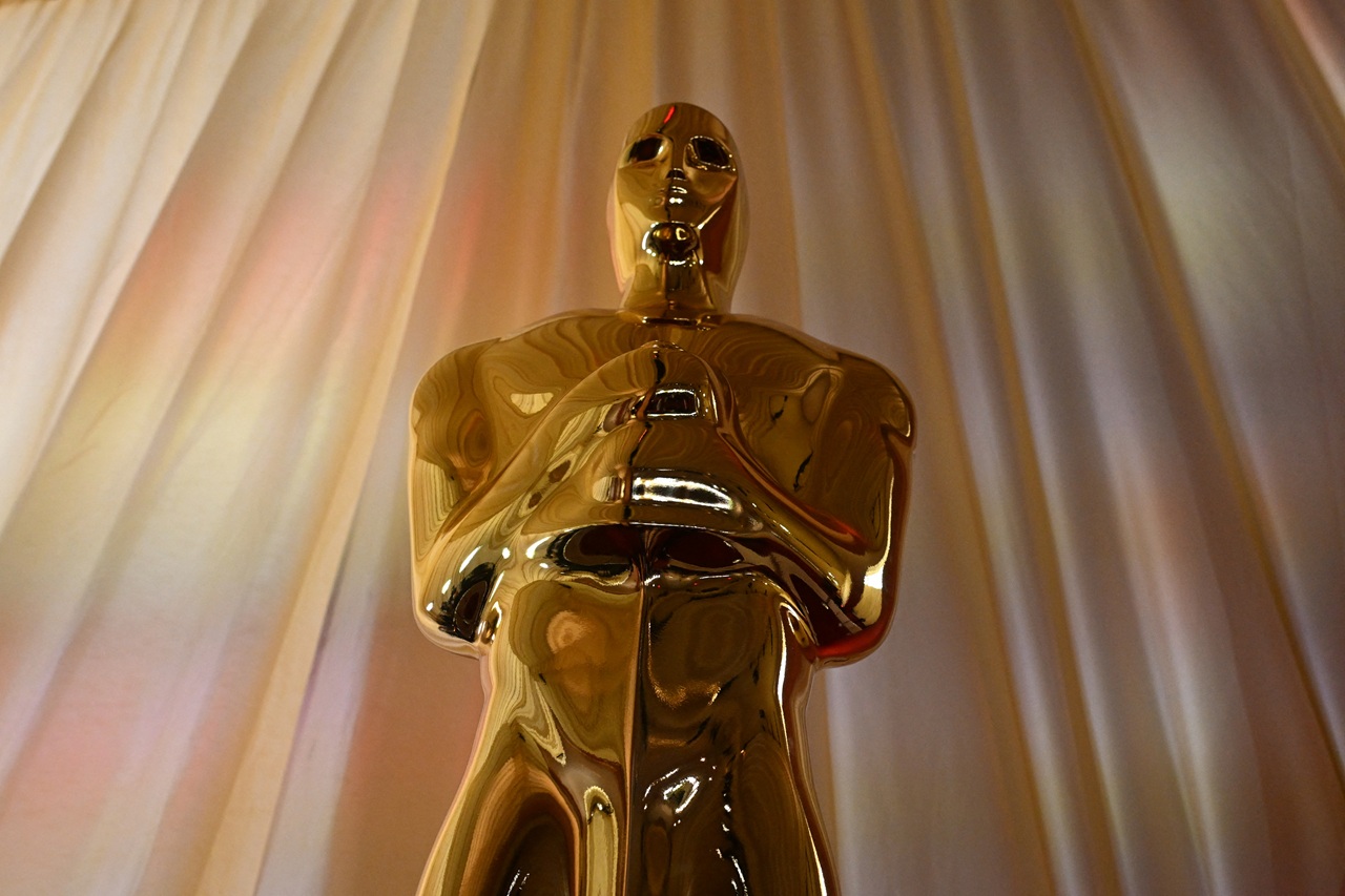 Oscar statuette