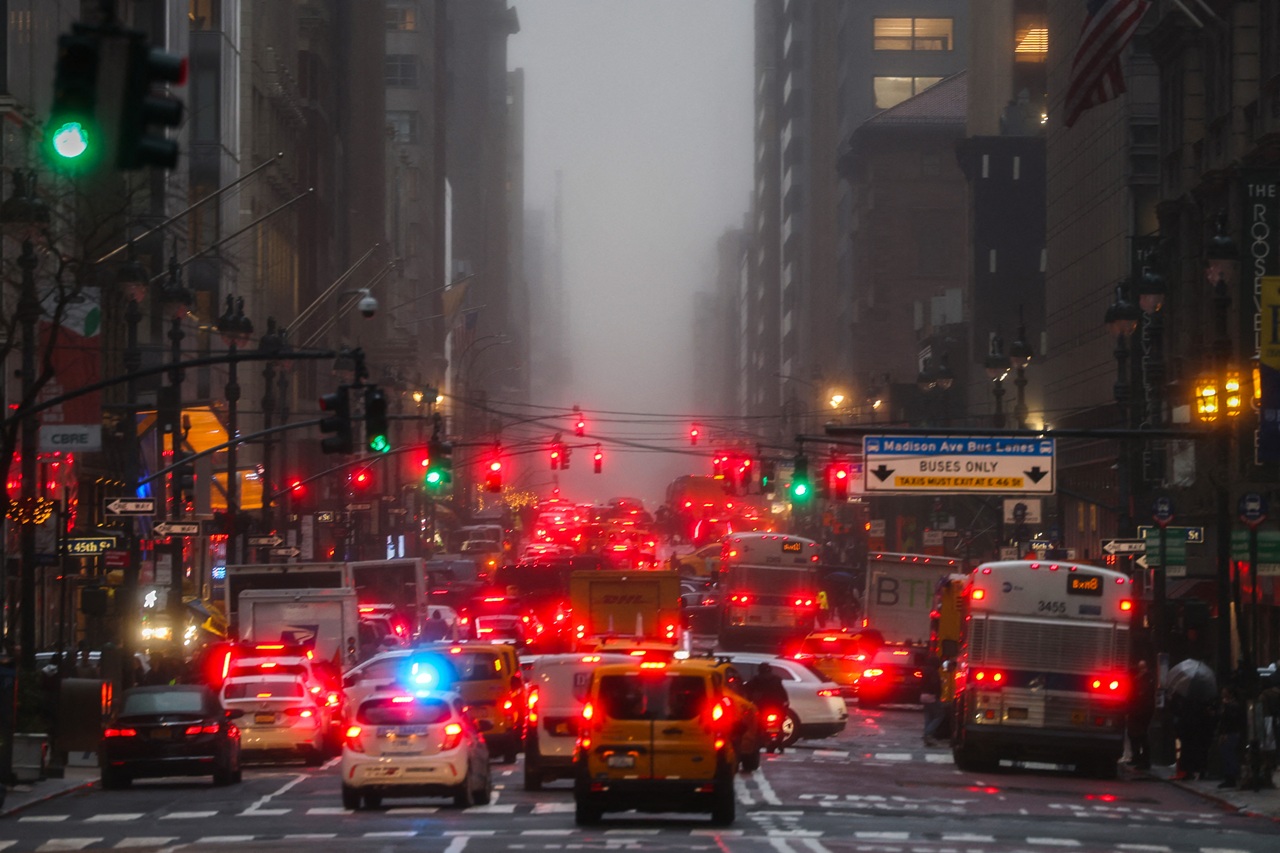 Traffic jam on the Madison avenue in the Manhattan borough of New York. (Photo by Charly TRIBALLEAU / AFP)