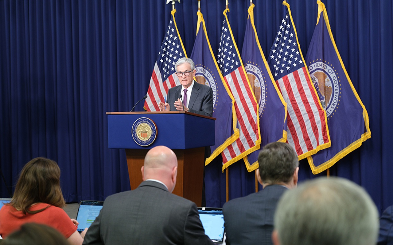 Jerome Powell answers questions from the reporters on may 7 2025