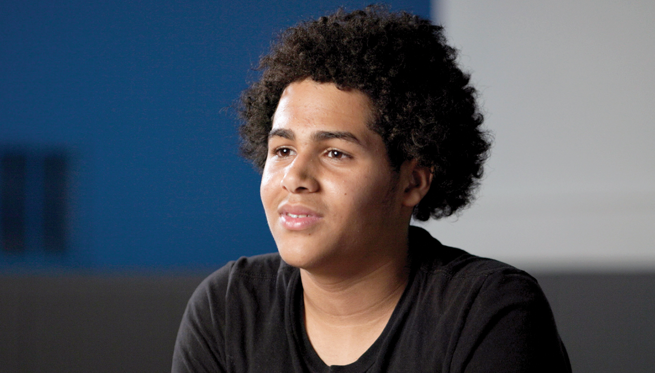 Neftalí Pérez, líder de los adolescentes en el Providence Center. ALDÍA News